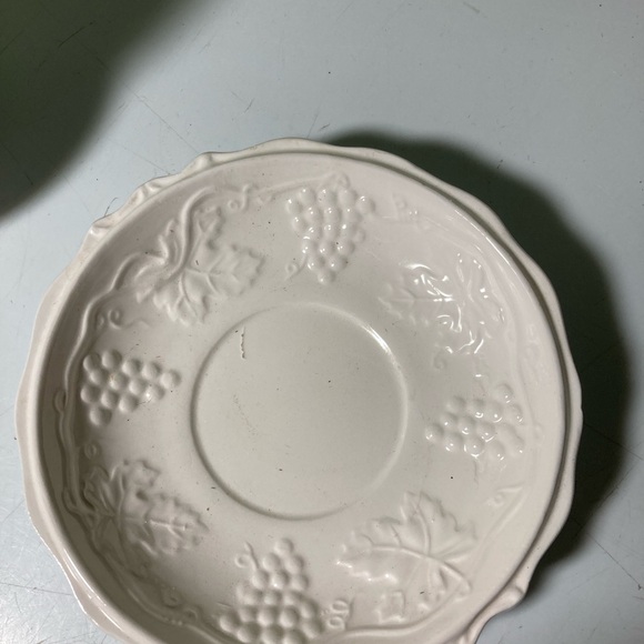 Elegant White Ceramic Pitcher and Saucer Set - Picture 5 of 8